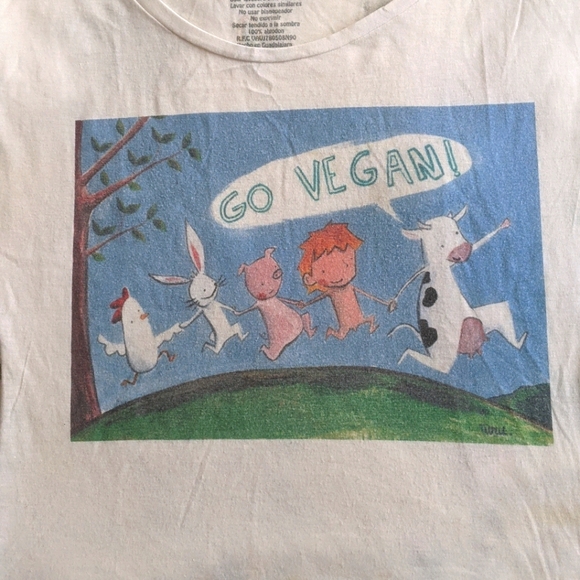 Custom-made tee shirt. Go vegan text and image. - Picture 4 of 5